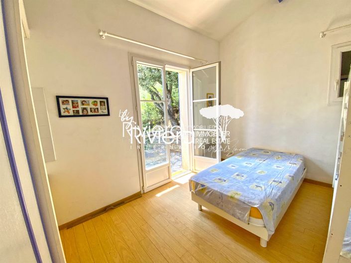 Image No.26-5 Bed House for sale