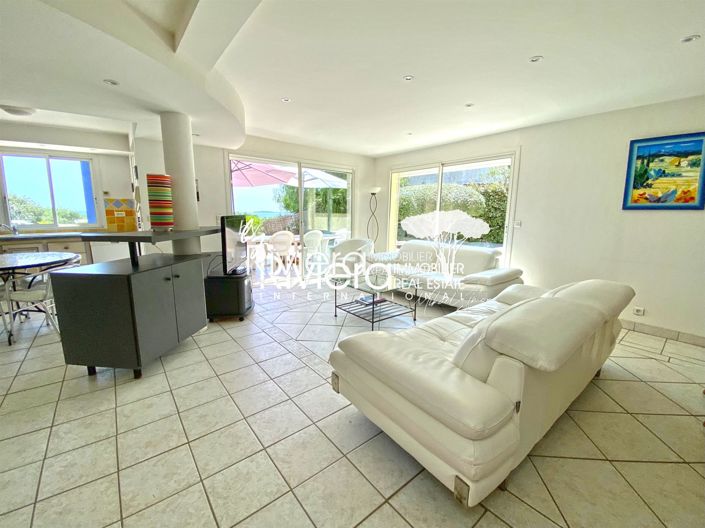 Image No.7-5 Bed House for sale