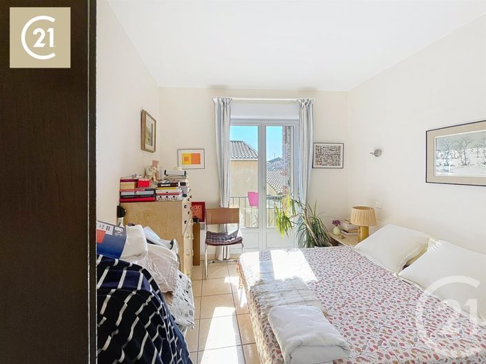 Image No.6-5 Bed House for sale