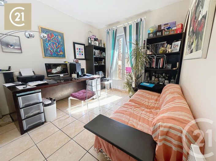 Image No.7-5 Bed House for sale