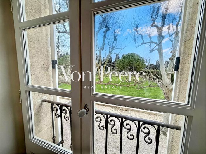 Image No.8-5 Bed House for sale