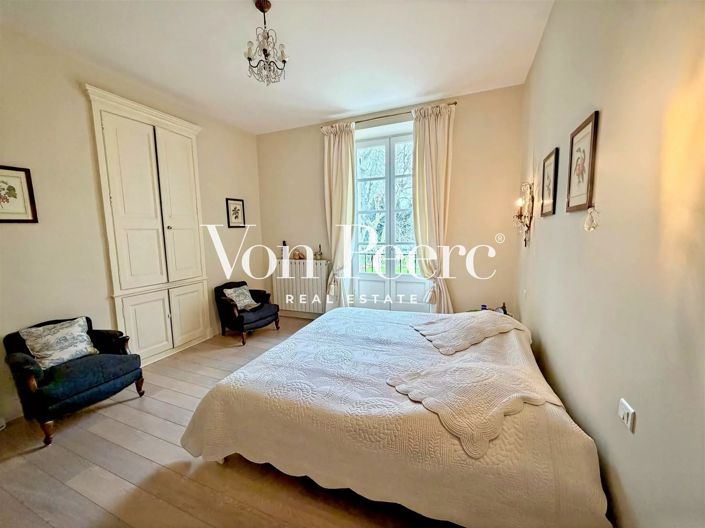 Image No.9-5 Bed House for sale