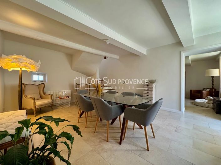 Image No.18-6 Bed House for sale