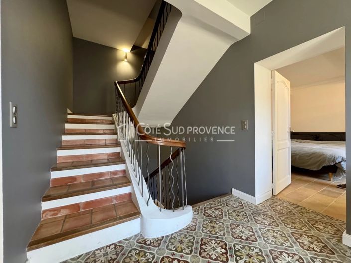 Image No.32-6 Bed House for sale