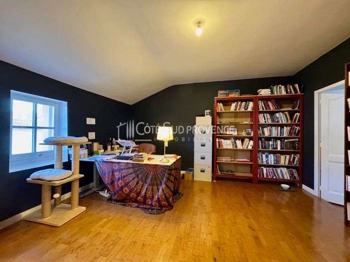 Image No.52-6 Bed House for sale