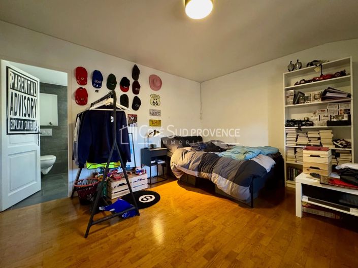 Image No.60-6 Bed House for sale