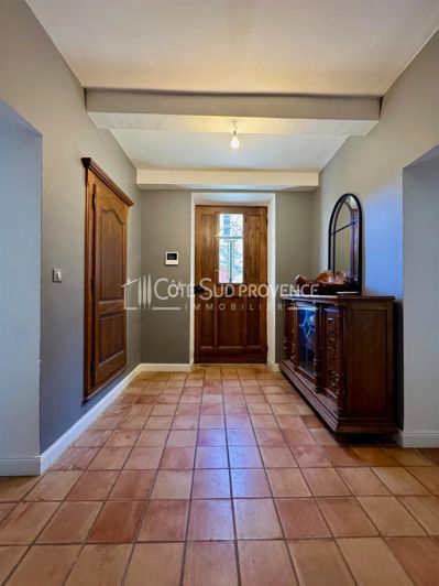 Image No.9-6 Bed House for sale