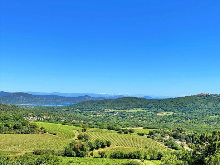 Image No.8-5 Bed House for sale