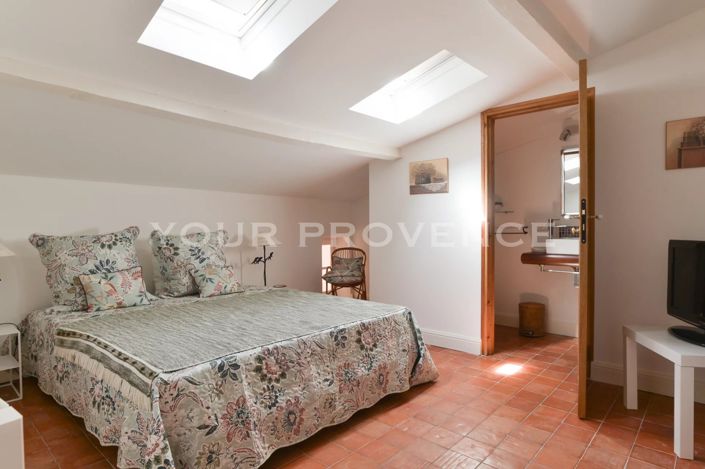 Image No.10-3 Bed House for sale