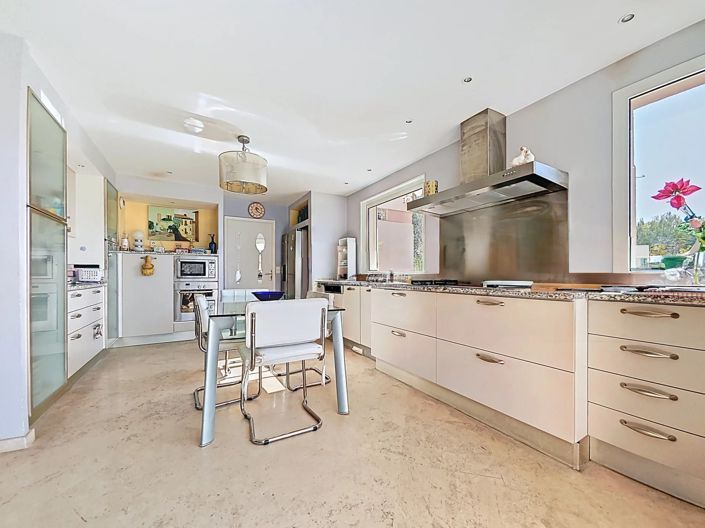 Image No.14-4 Bed House for sale