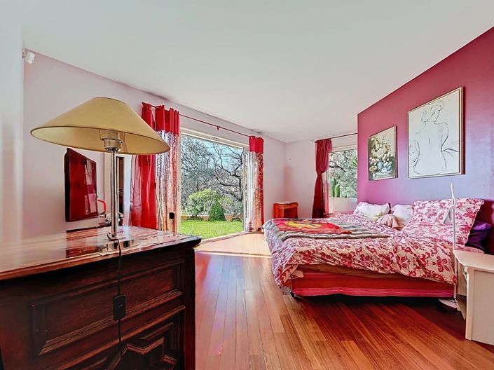 Image No.16-4 Bed House for sale