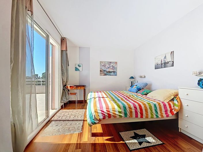 Image No.19-4 Bed House for sale