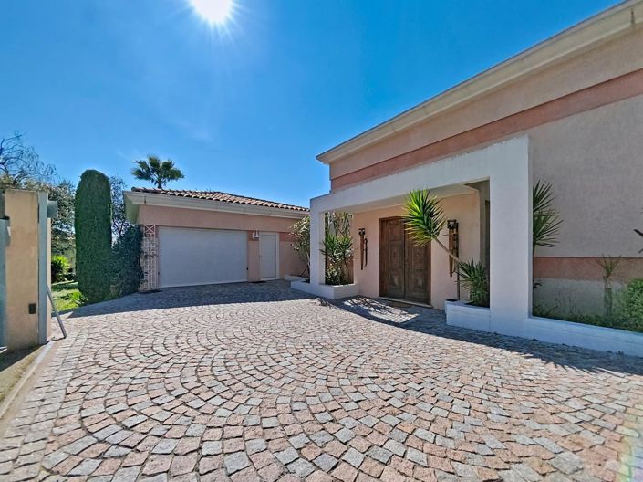 Image No.4-4 Bed House for sale