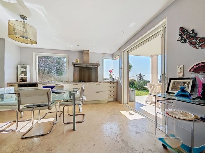 Image No.6-4 Bed House for sale