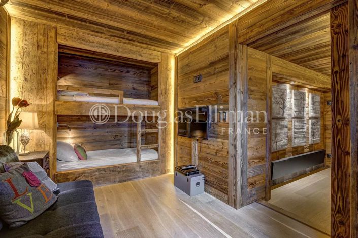 Image No.15-5 Bed House for sale