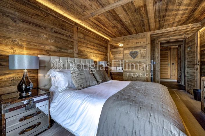 Image No.8-5 Bed House for sale