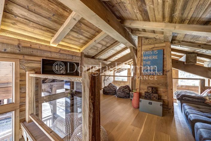 Image No.9-5 Bed House for sale