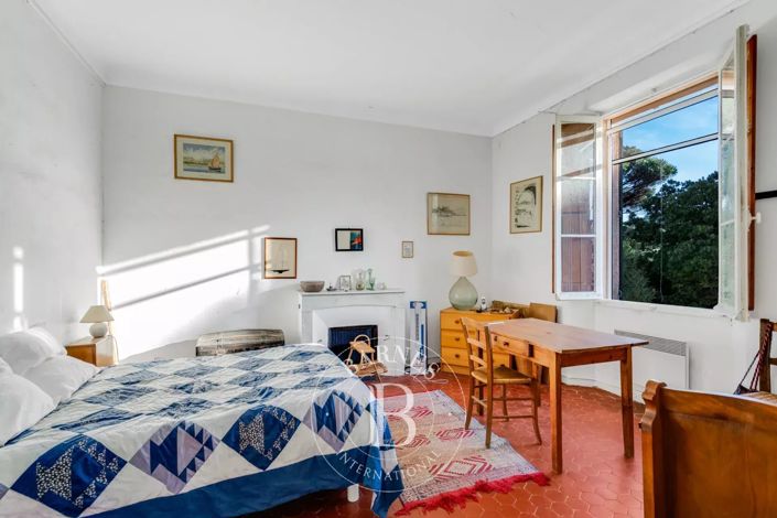 Image No.11-5 Bed House for sale