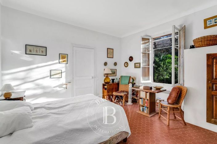 Image No.13-5 Bed House for sale