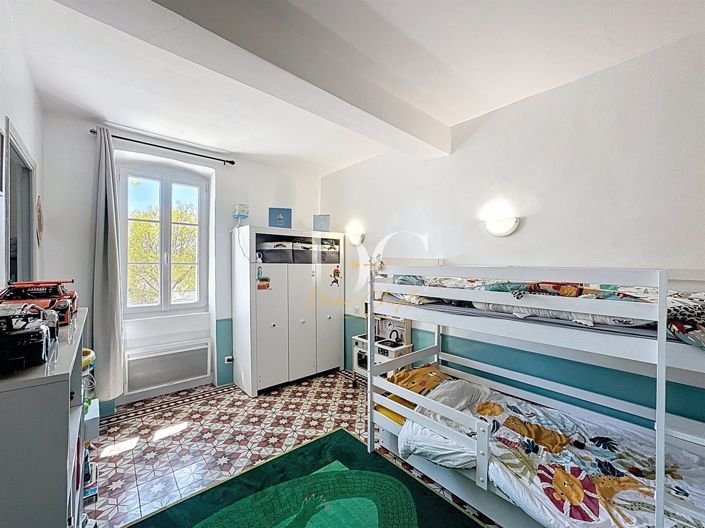 Image No.12-2 Bed House for sale