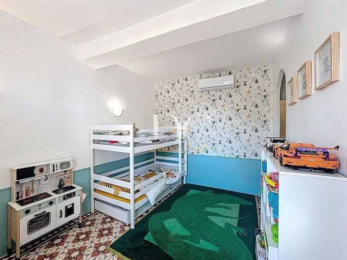 Image No.13-2 Bed House for sale