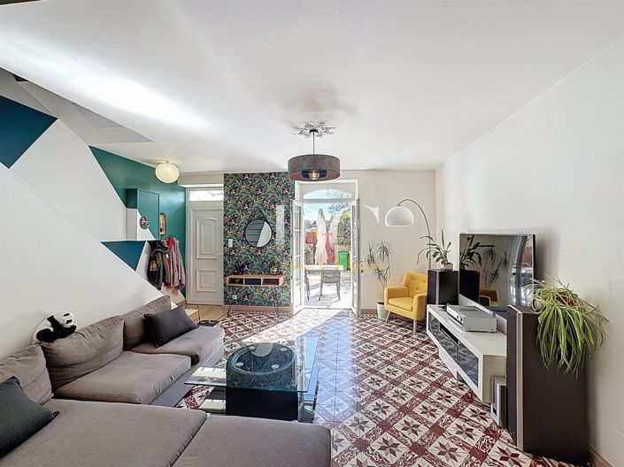 Image No.5-2 Bed House for sale