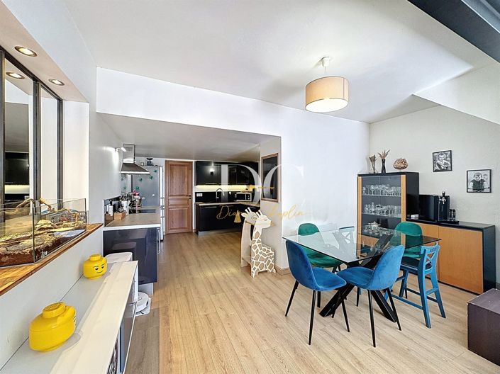 Image No.8-2 Bed House for sale