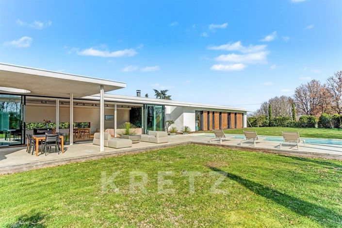 Image No.14-5 Bed Property for sale