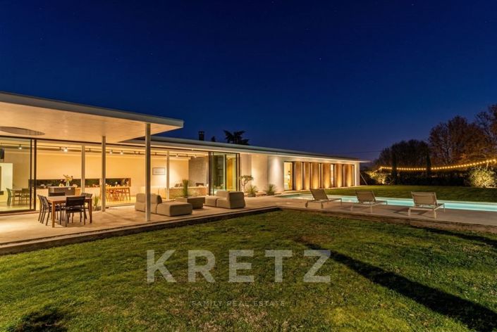 Image No.15-5 Bed Property for sale