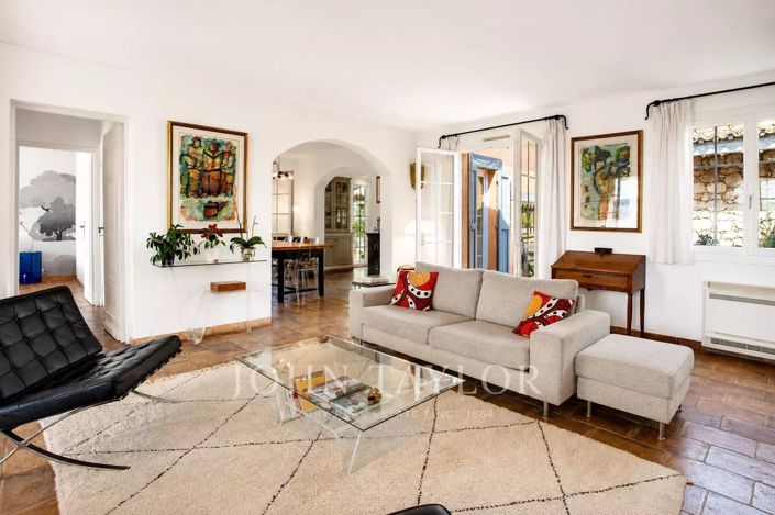 Image No.8-4 Bed House for sale