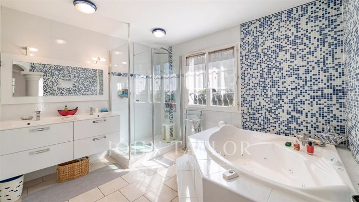 Image No.12-4 Bed House for sale