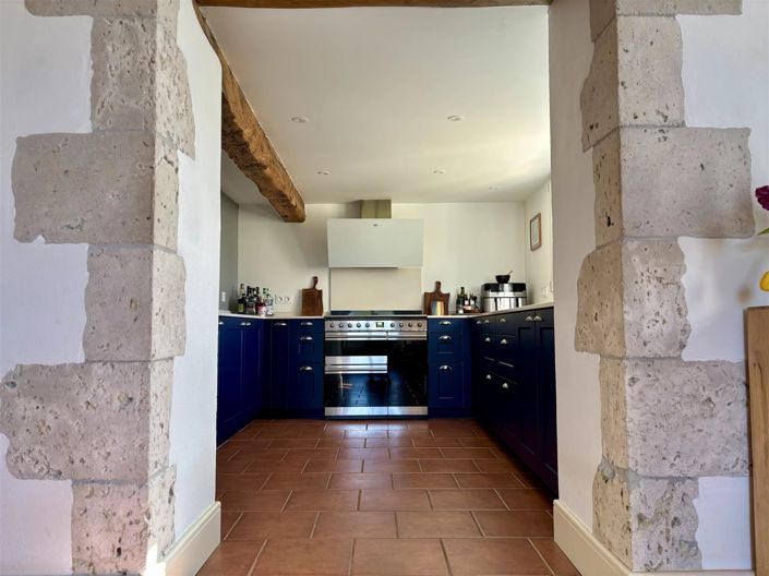 Image No.10-6 Bed House for sale