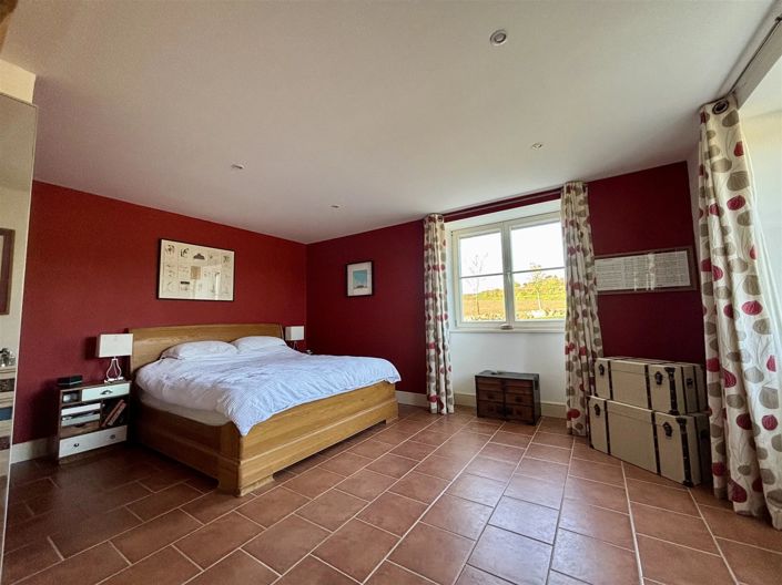 Image No.14-6 Bed House for sale