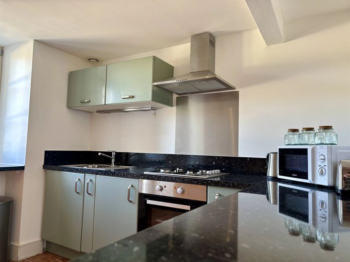 Image No.26-6 Bed House for sale