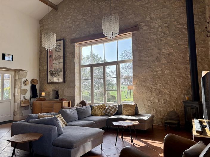 Image No.40-6 Bed House for sale