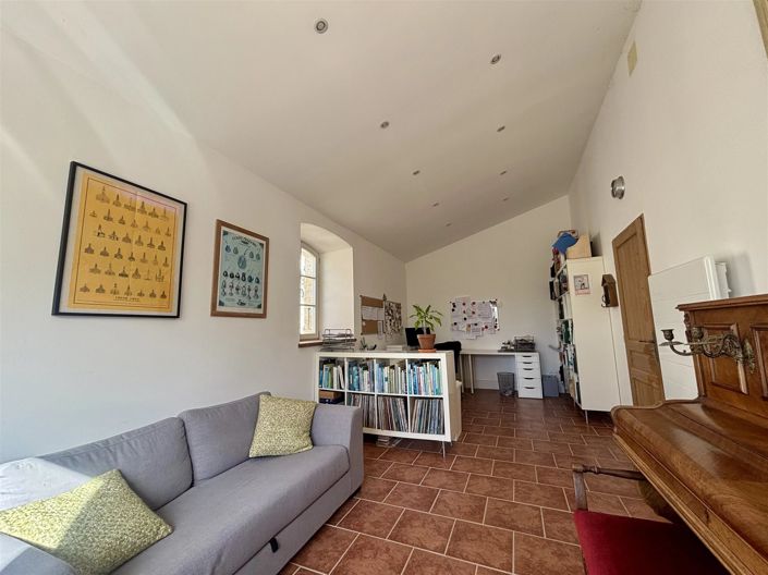 Image No.42-6 Bed House for sale