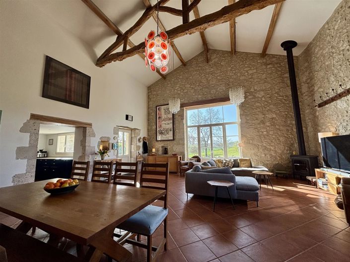 Image No.9-6 Bed House for sale