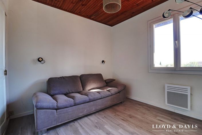 Image No.6-2 Bed House for sale