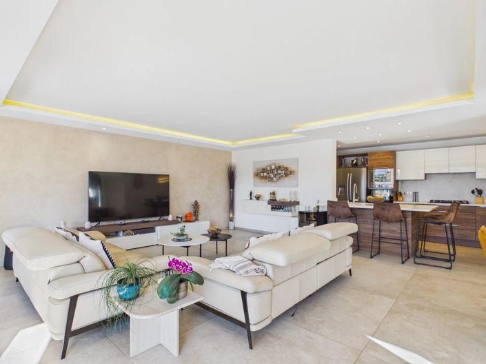 Image No.5-4 Bed House for sale