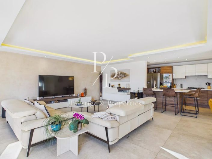 Image No.5-4 Bed House for sale