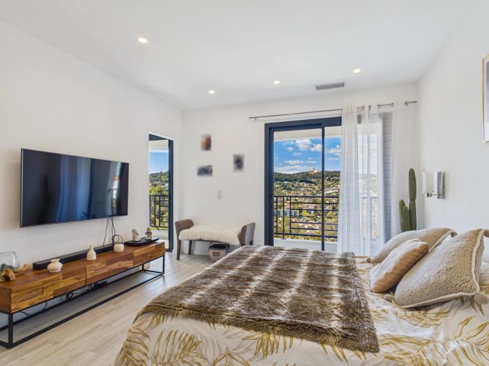 Image No.8-4 Bed House for sale