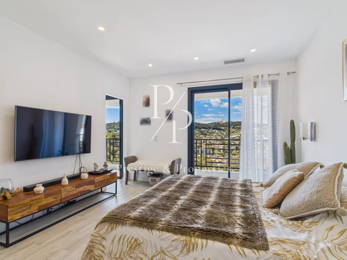 Image No.8-4 Bed House for sale