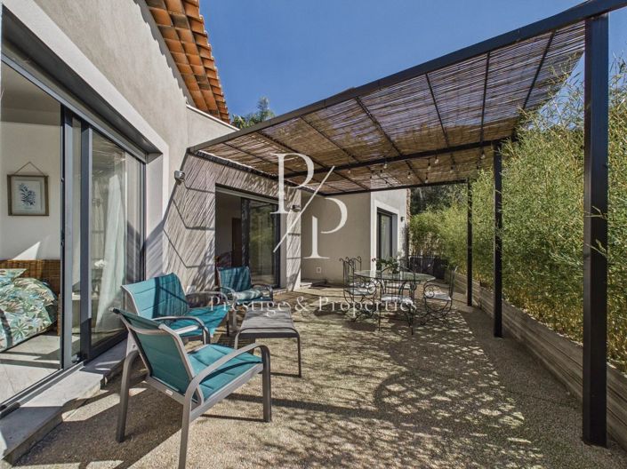 Image No.9-4 Bed House for sale