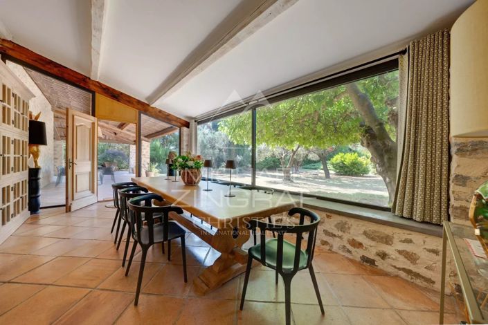 Image No.18-5 Bed House for sale