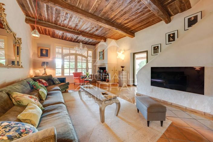 Image No.19-5 Bed House for sale