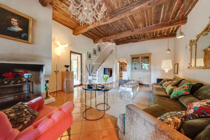 Image No.5-5 Bed House for sale