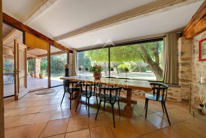 Image No.8-5 Bed House for sale