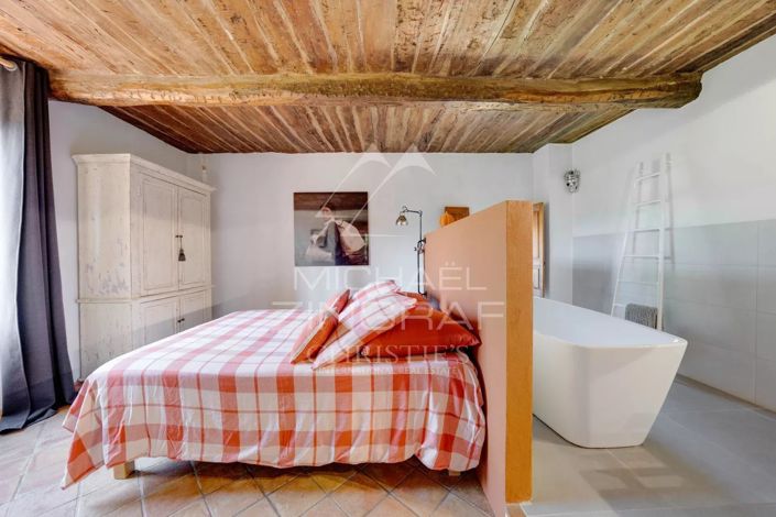 Image No.9-5 Bed House for sale