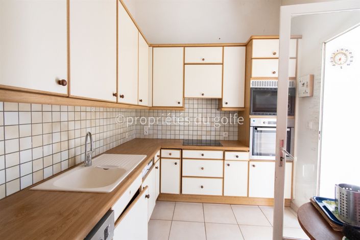 Image No.10-2 Bed House for sale