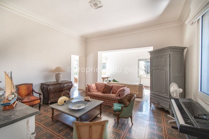 Image No.6-2 Bed House for sale